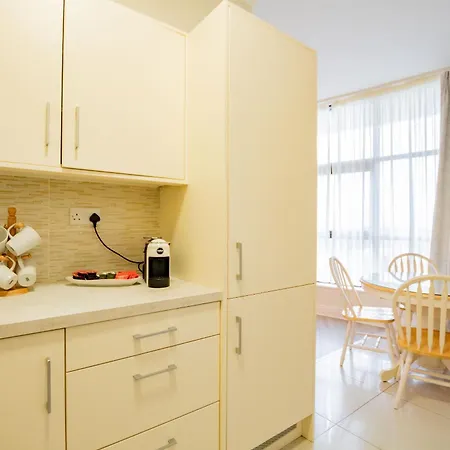 Long Walk Gem Apartament *