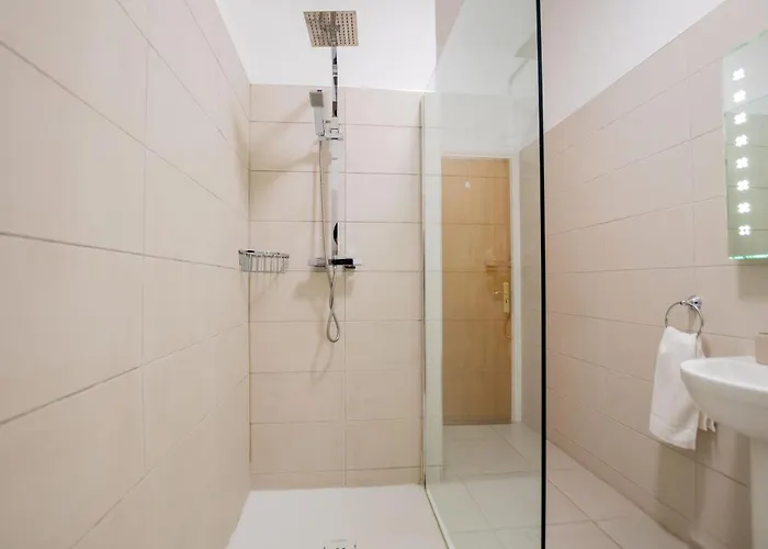 Long Walk Gem アパート *